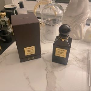 TOM FORD DECANTER WITH BOX